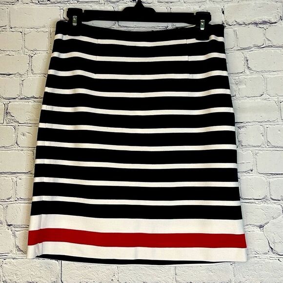 Banana Republic Mini Skirt - Picture 2 of 6